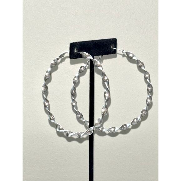 Vintage Silver Tone Twisted Hoop Earrings - Elegant and Stylish - Picture 3 of 5